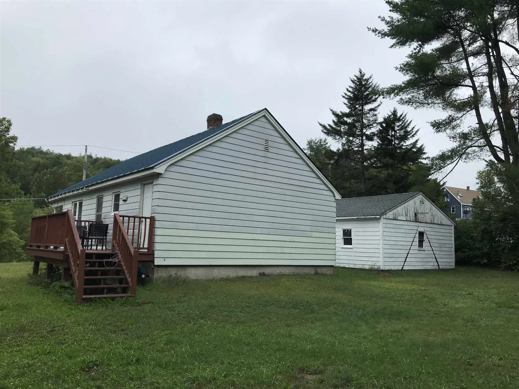 33 Davis Street Claremont NH 03743