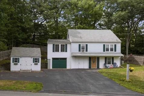 120 Westwood Drive Nashua NH 03062