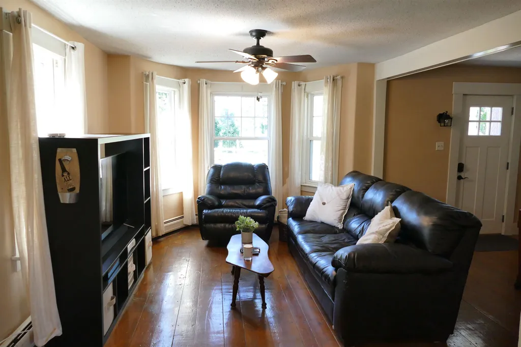 54 Ponemah Road Amherst NH 03031