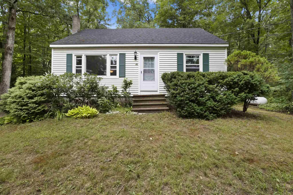 10 John Street Raymond NH 03077