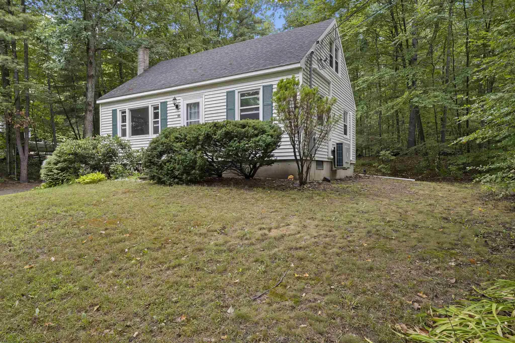 10 John Street Raymond NH 03077
