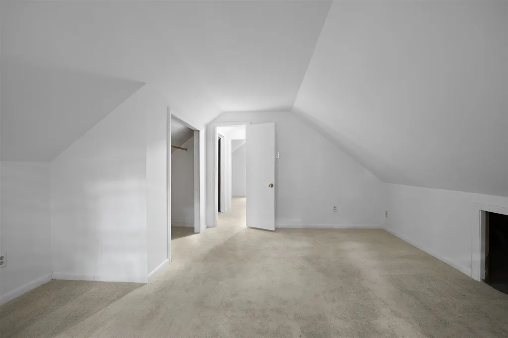 10 John Street Raymond NH 03077