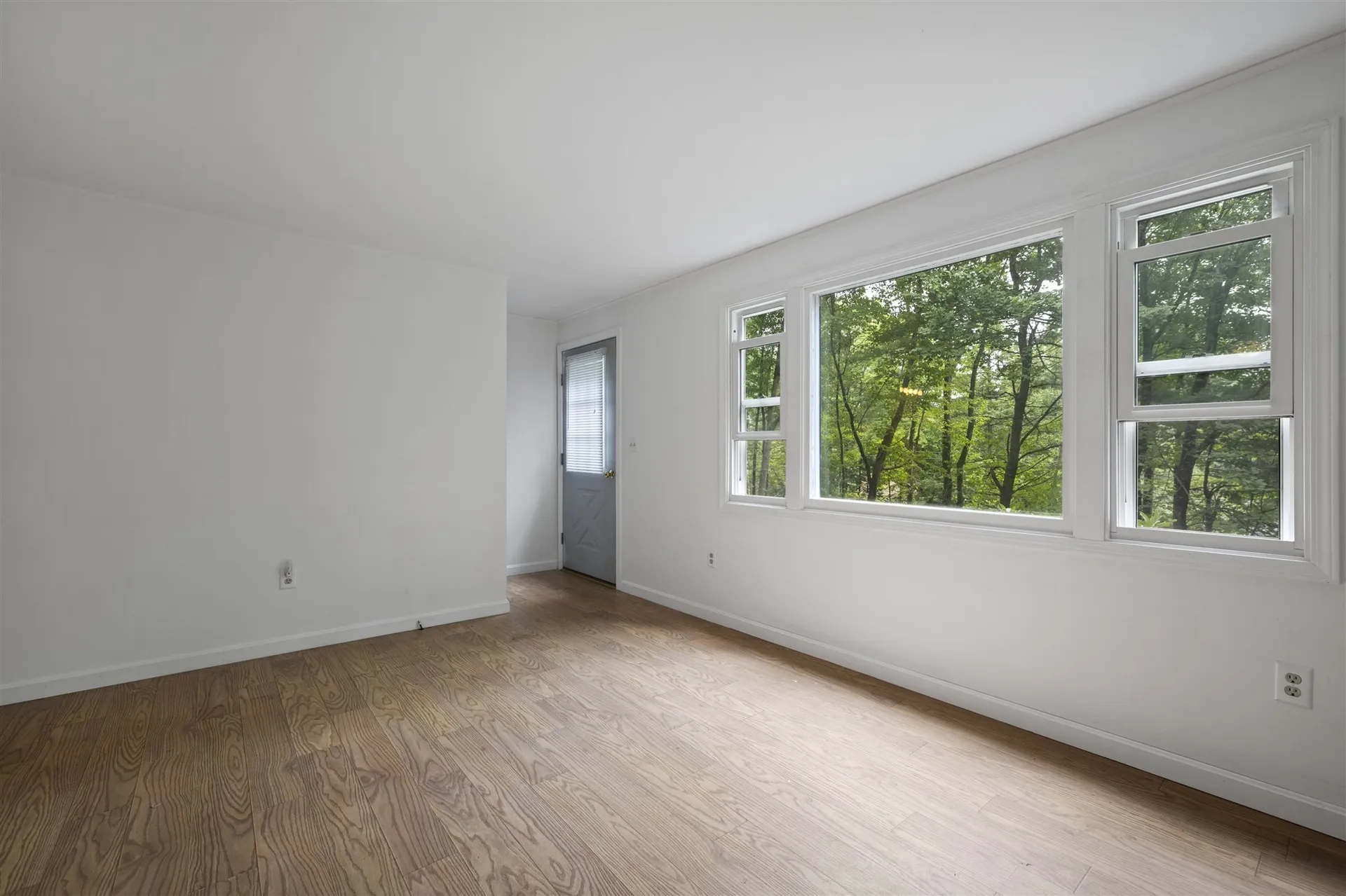 10 John Street Raymond NH 03077