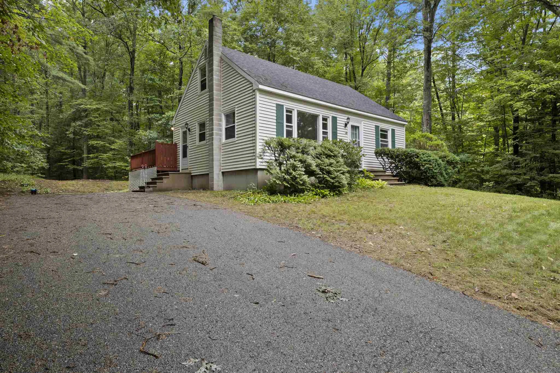10 John Street Raymond NH 03077