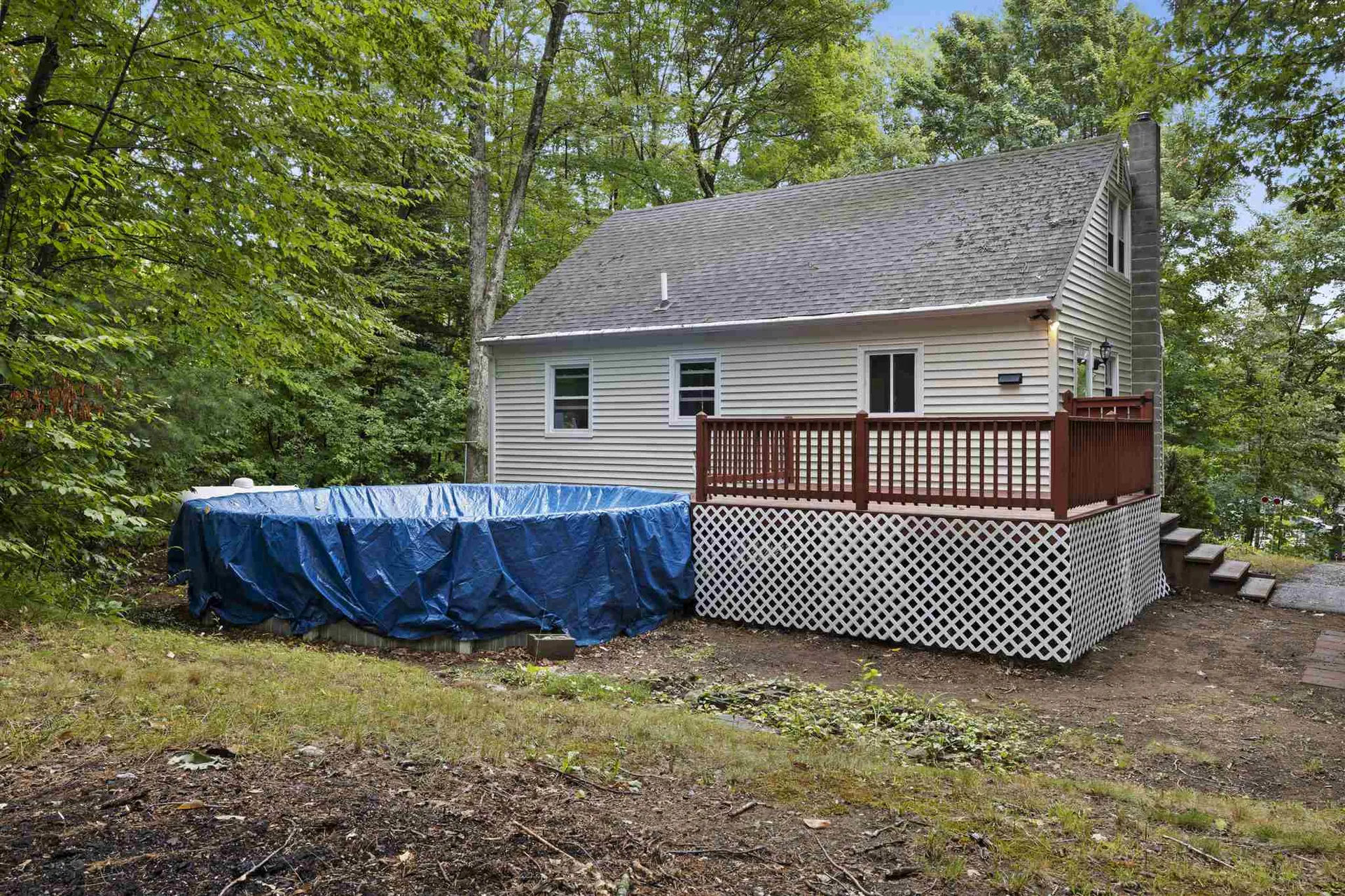 10 John Street Raymond NH 03077