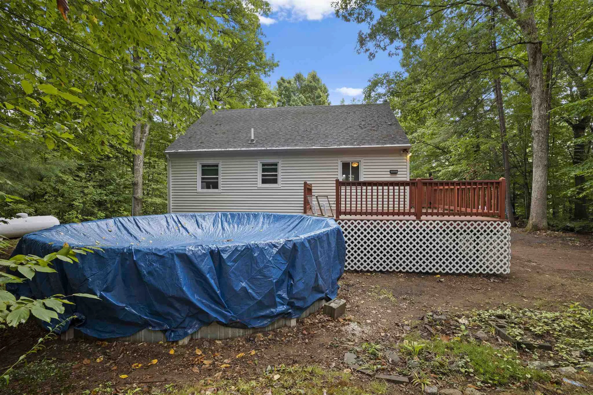 10 John Street Raymond NH 03077