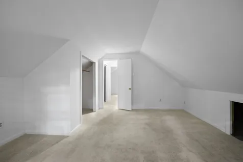 10 John Street Raymond NH 03077