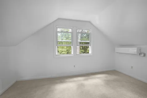 10 John Street Raymond NH 03077