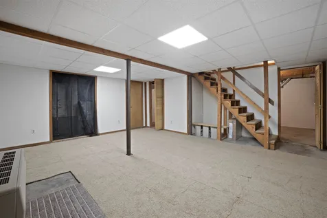 10 John Street Raymond NH 03077