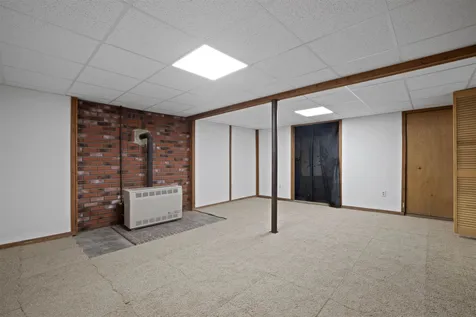 10 John Street Raymond NH 03077