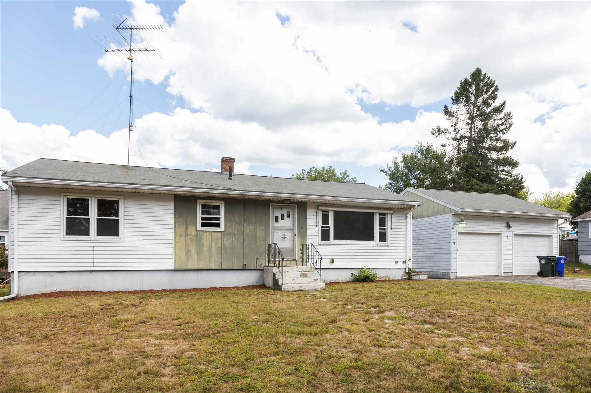 81 Gray Street Manchester NH 03103
