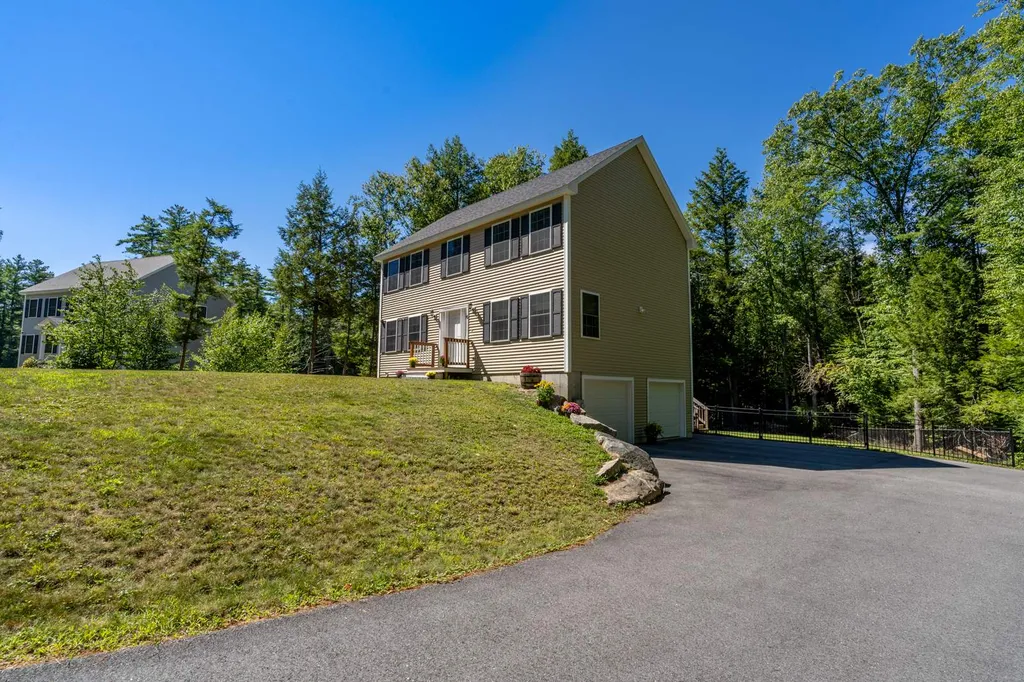 6 Mayas Way Newmarket NH 03857