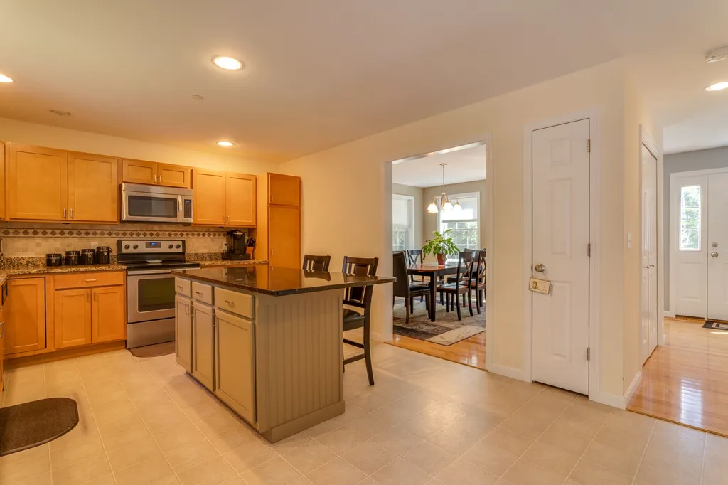 6 Mayas Way Newmarket NH 03857