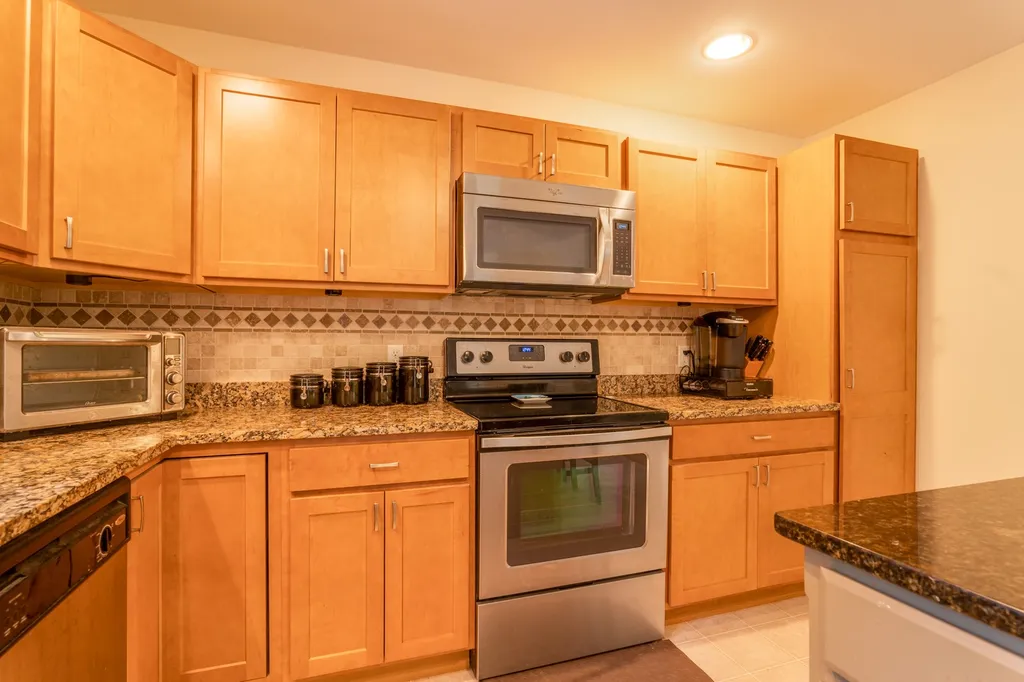 6 Mayas Way Newmarket NH 03857