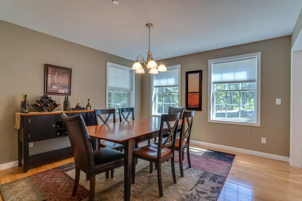 6 Mayas Way Newmarket NH 03857