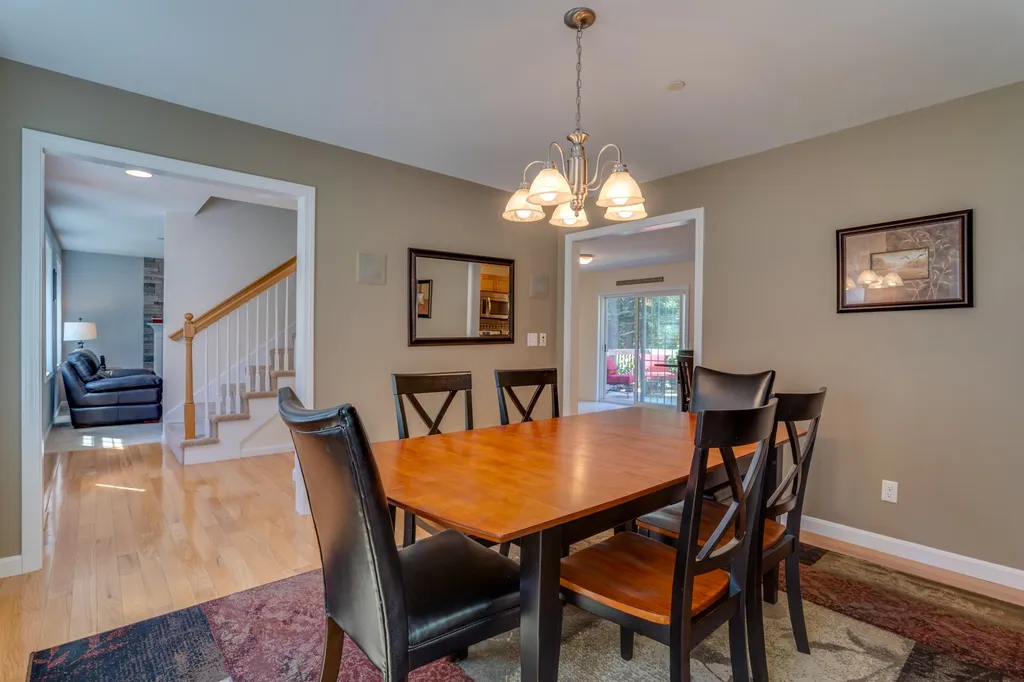 6 Mayas Way Newmarket NH 03857