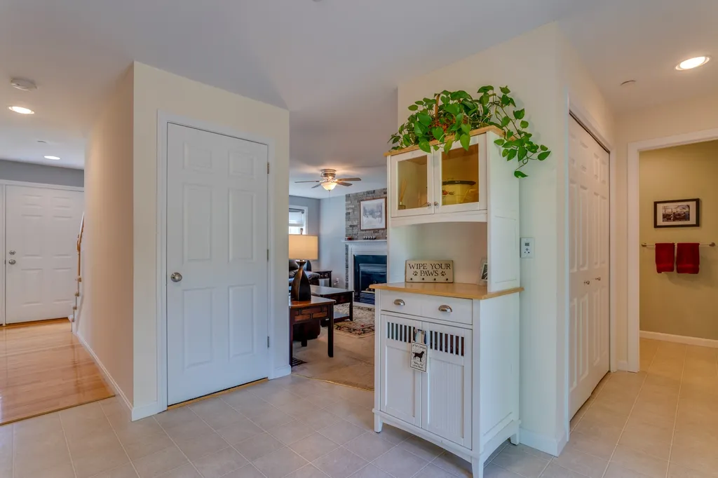 6 Mayas Way Newmarket NH 03857
