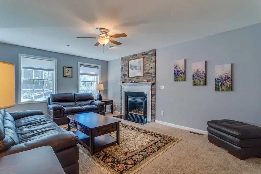 6 Mayas Way Newmarket NH 03857