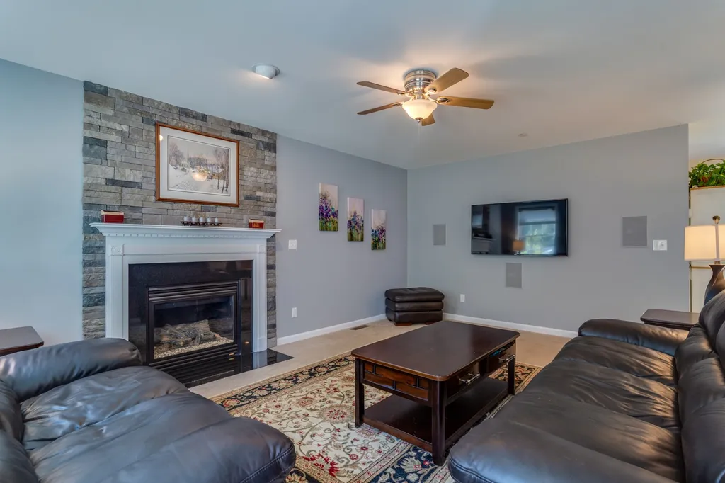 6 Mayas Way Newmarket NH 03857