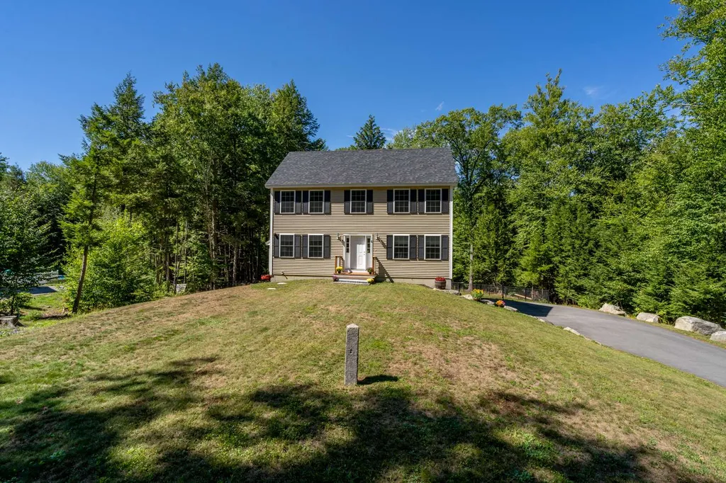 6 Mayas Way Newmarket NH 03857