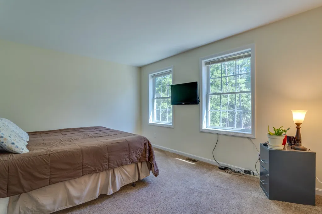6 Mayas Way Newmarket NH 03857