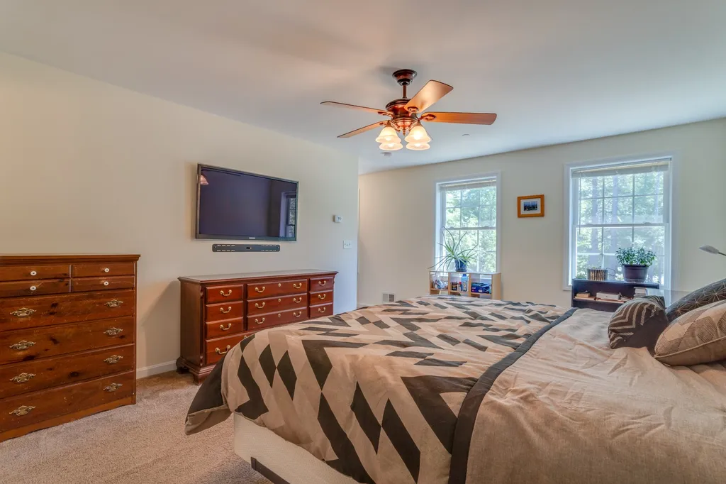 6 Mayas Way Newmarket NH 03857