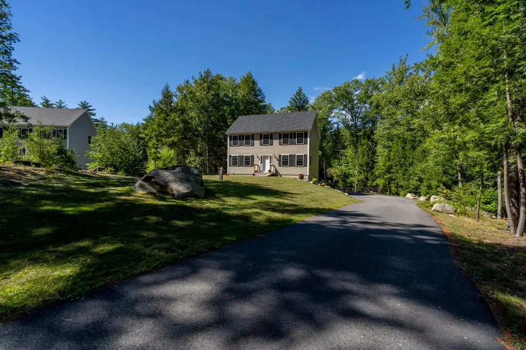 6 Mayas Way Newmarket NH 03857