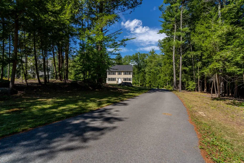 6 Mayas Way Newmarket NH 03857
