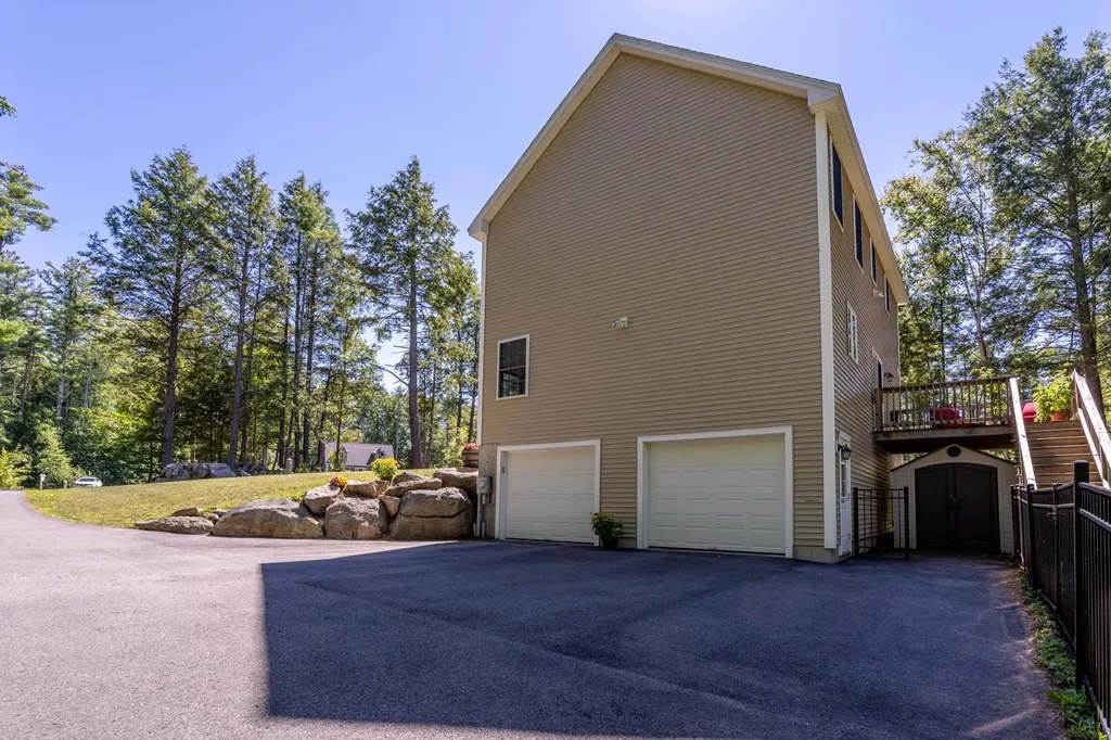 6 Mayas Way Newmarket NH 03857