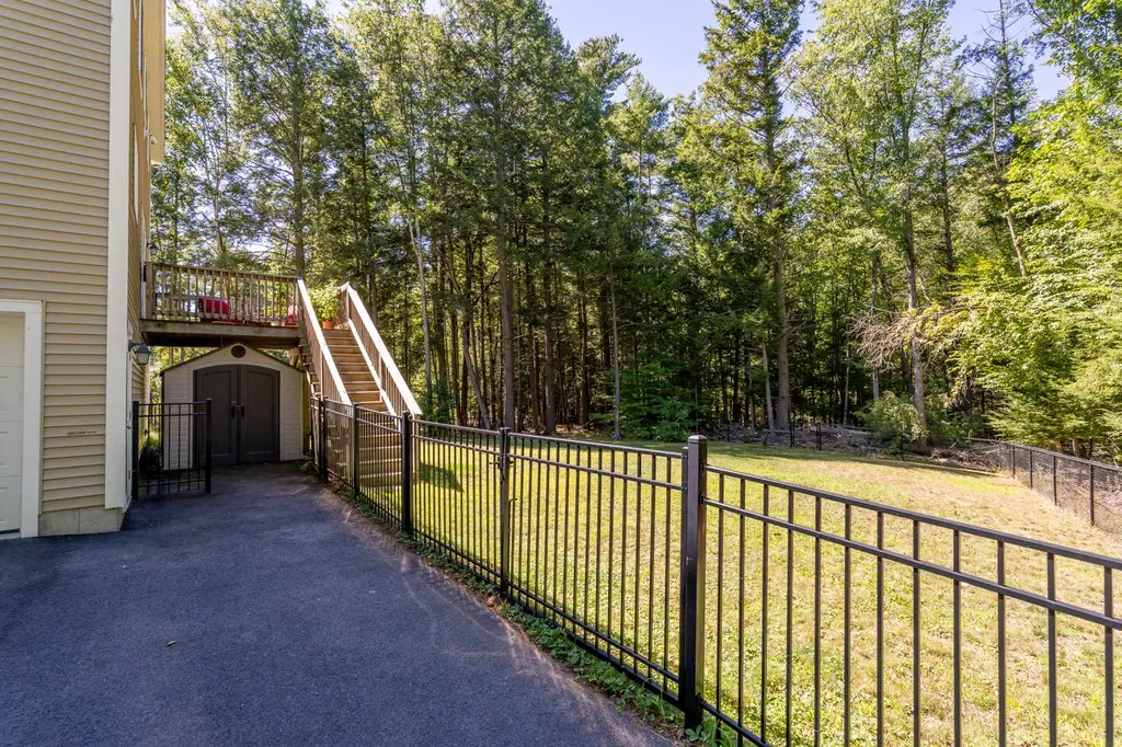 6 Mayas Way Newmarket NH 03857