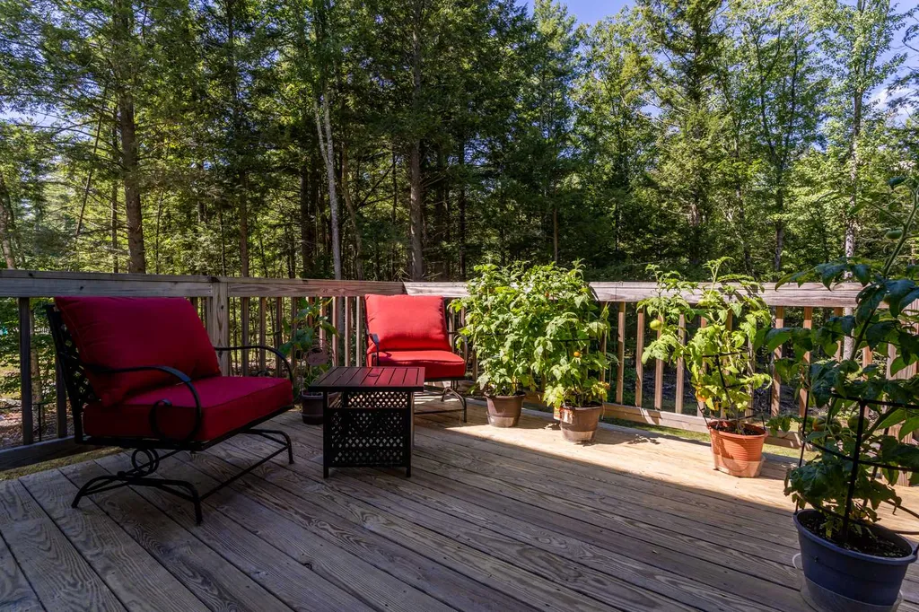 6 Mayas Way Newmarket NH 03857