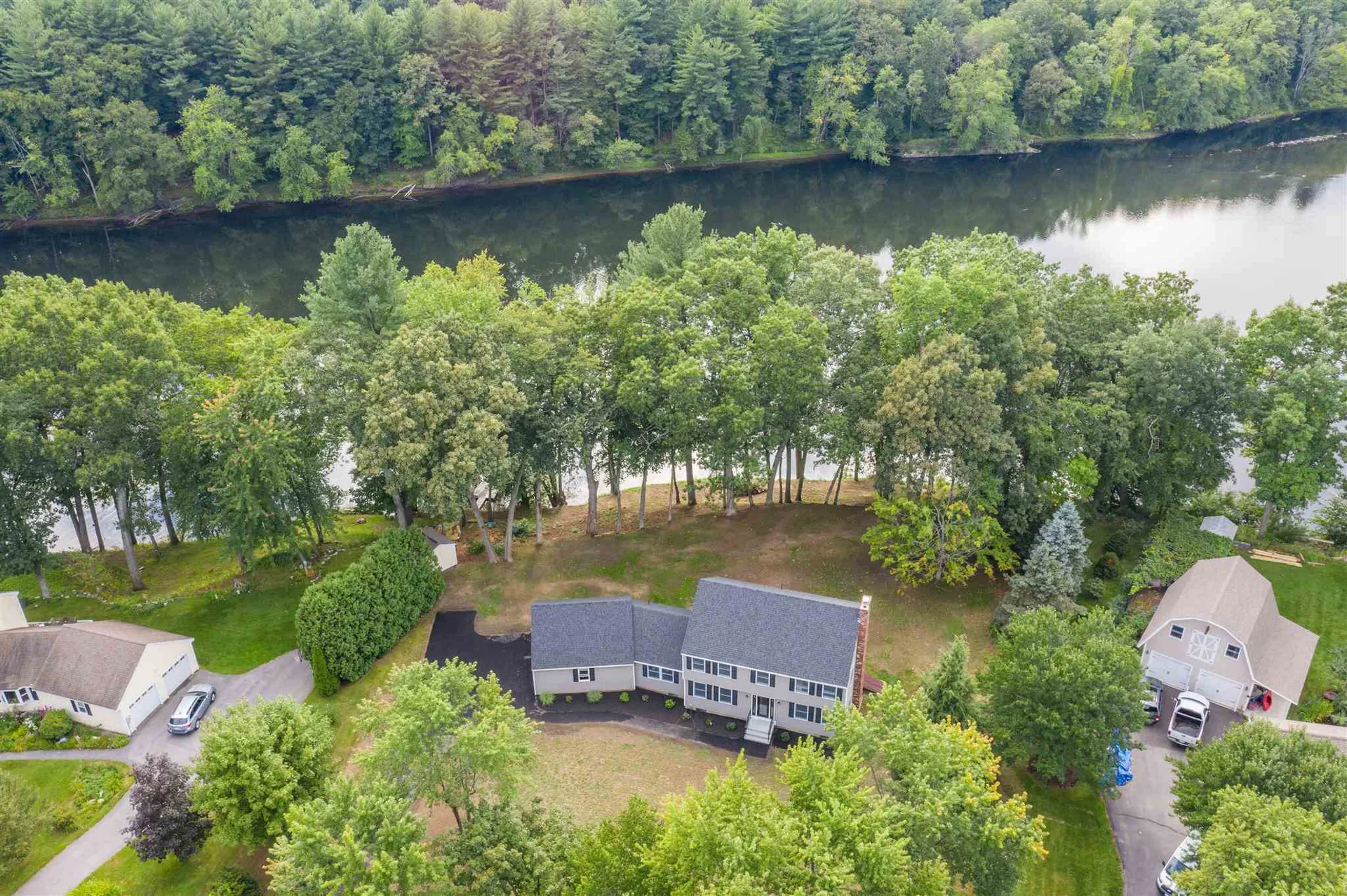 5 Riverview Circle Litchfield NH 03052