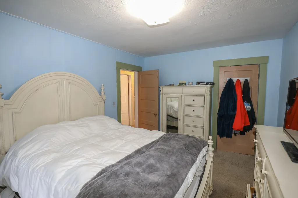 2-2 1/2 Kendrick Street Nashua NH 03064