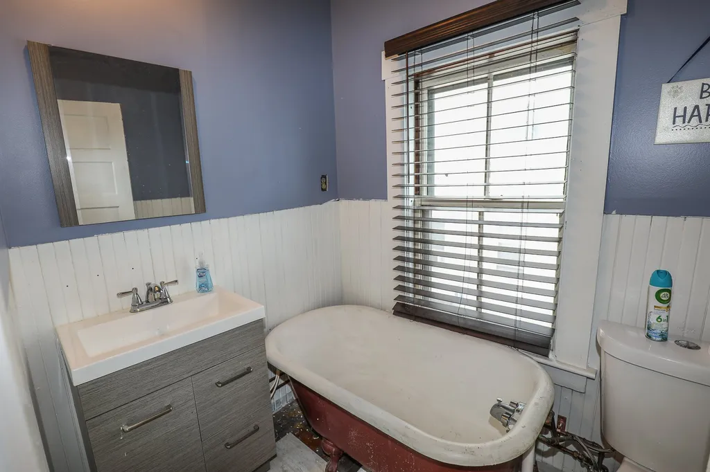 2-2 1/2 Kendrick Street Nashua NH 03064