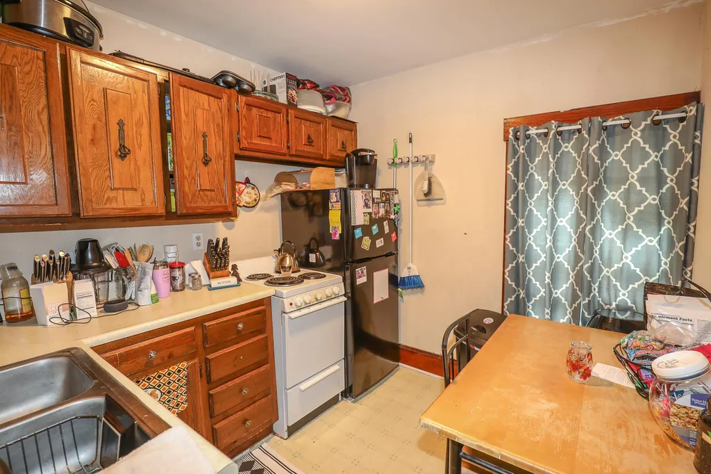 2-2 1/2 Kendrick Street Nashua NH 03064
