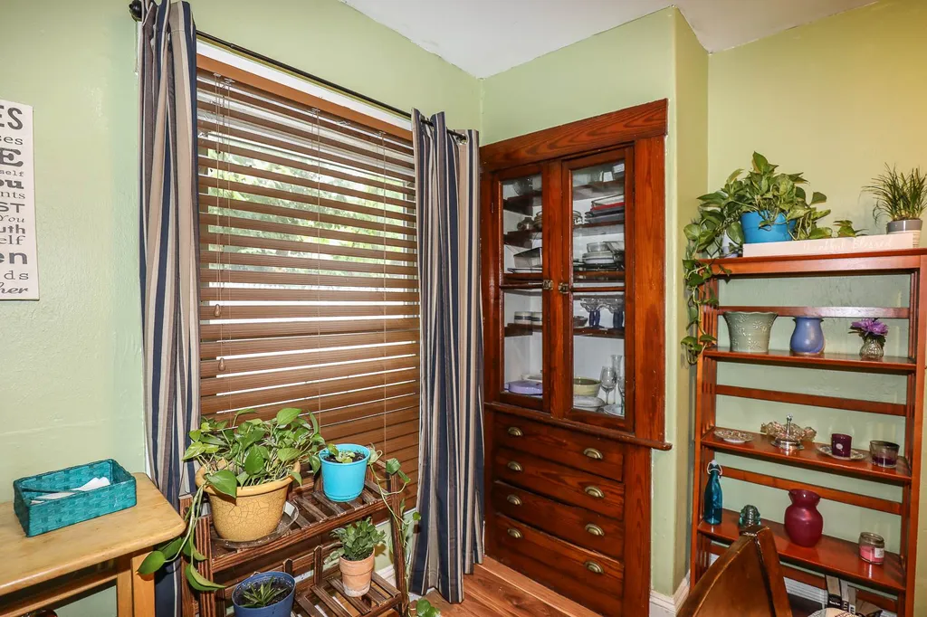 2-2 1/2 Kendrick Street Nashua NH 03064