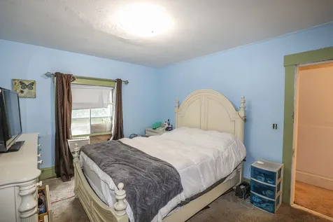 2-2 1/2 Kendrick Street Nashua NH 03064