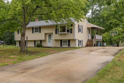 3 Country Club Lane Merrimack NH 03054