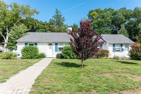141 Colgate Road Nashua NH 03064