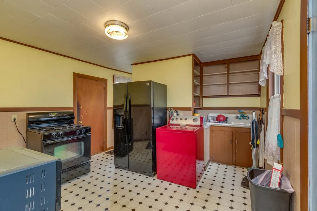 4 Oak Street Nashua NH 03060