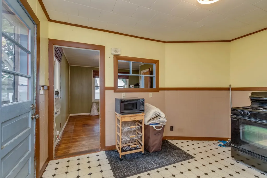 4 Oak Street Nashua NH 03060