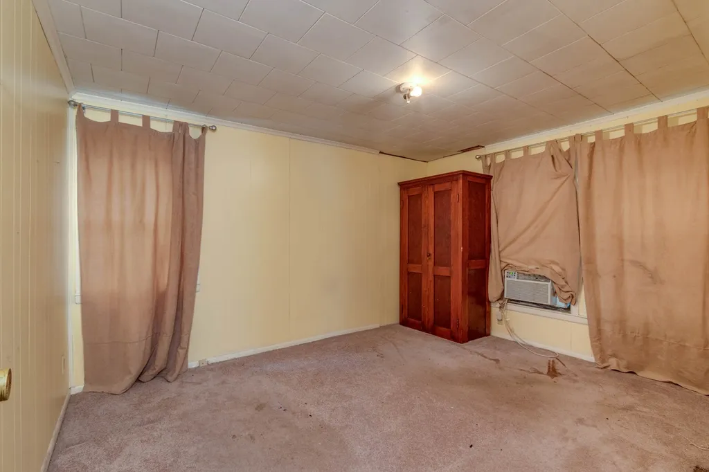 4 Oak Street Nashua NH 03060