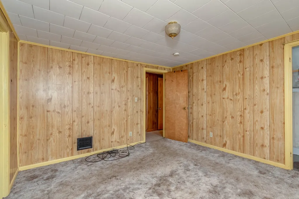 4 Oak Street Nashua NH 03060