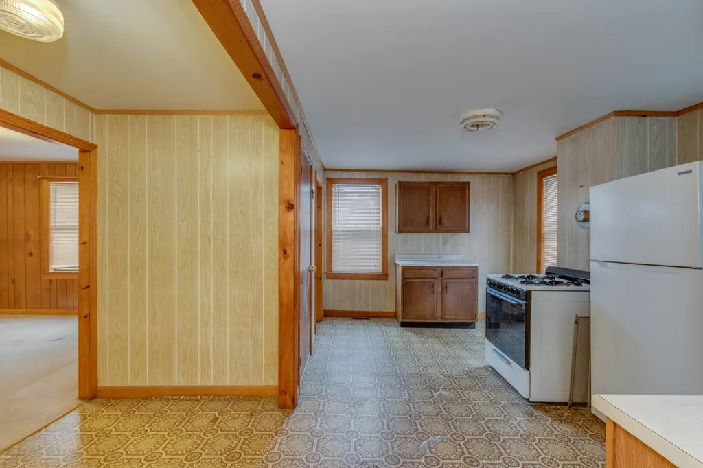 4 Oak Street Nashua NH 03060