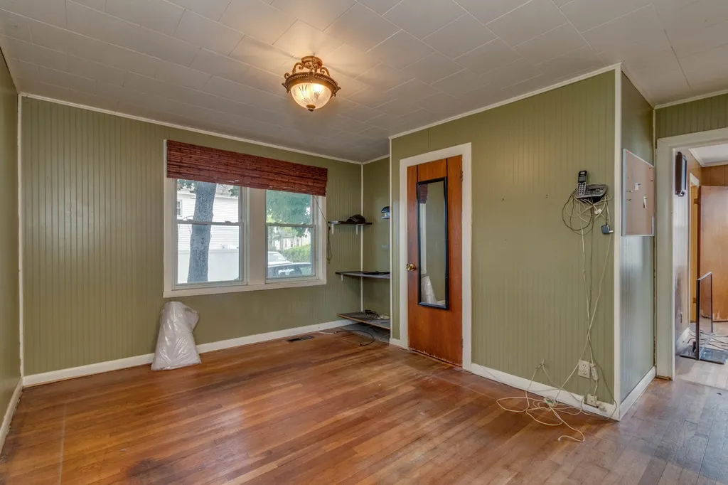 4 Oak Street Nashua NH 03060