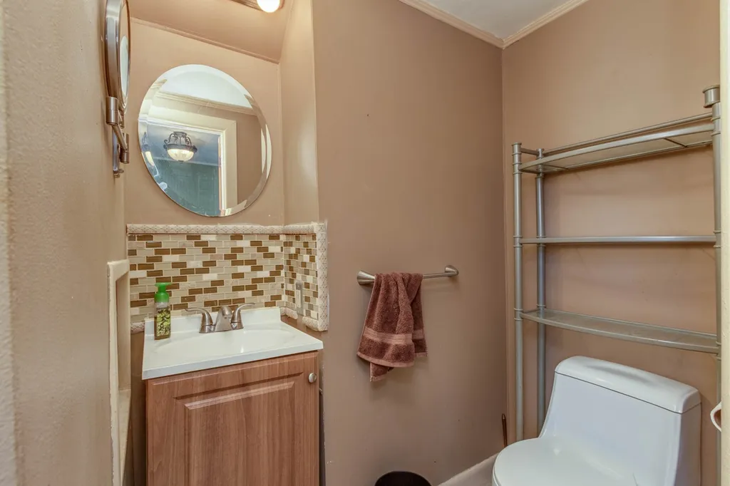 4 Oak Street Nashua NH 03060
