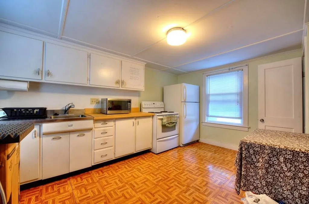 15 East Union Street Goffstown NH 03045