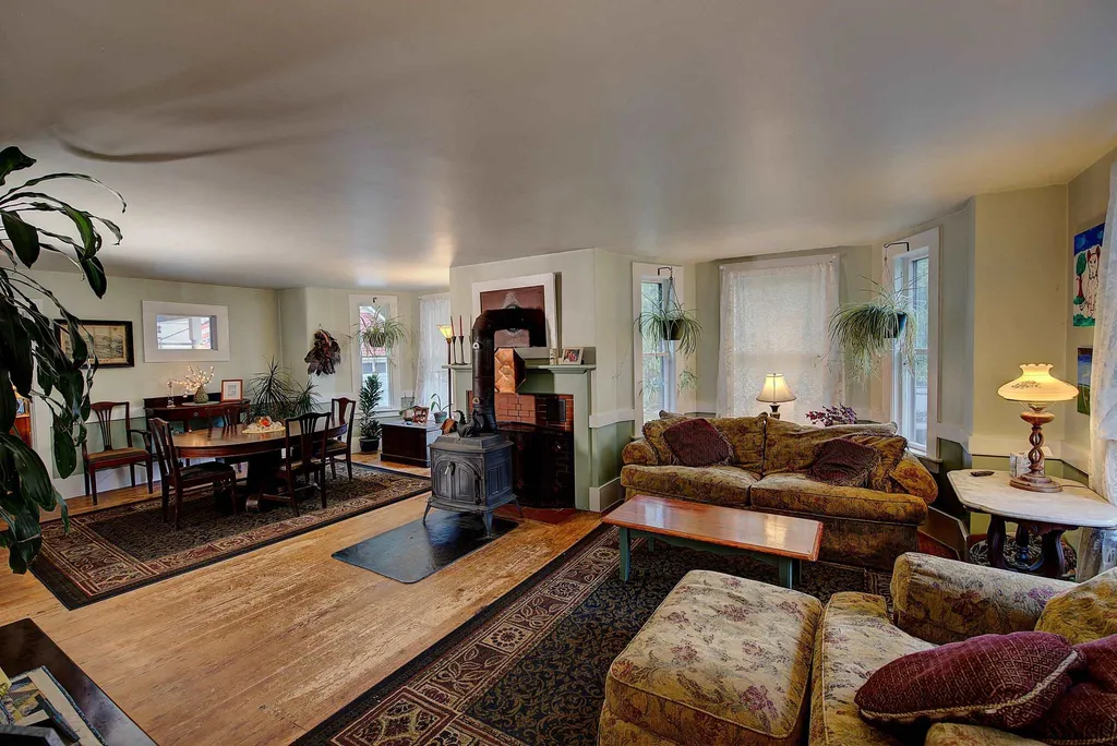 15 East Union Street Goffstown NH 03045
