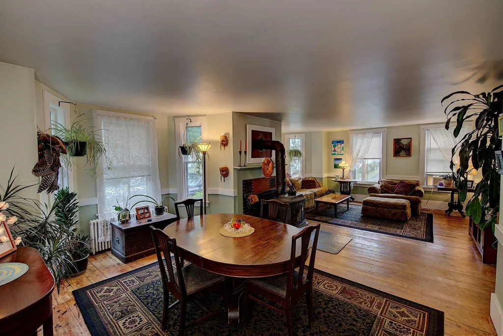 15 East Union Street Goffstown NH 03045