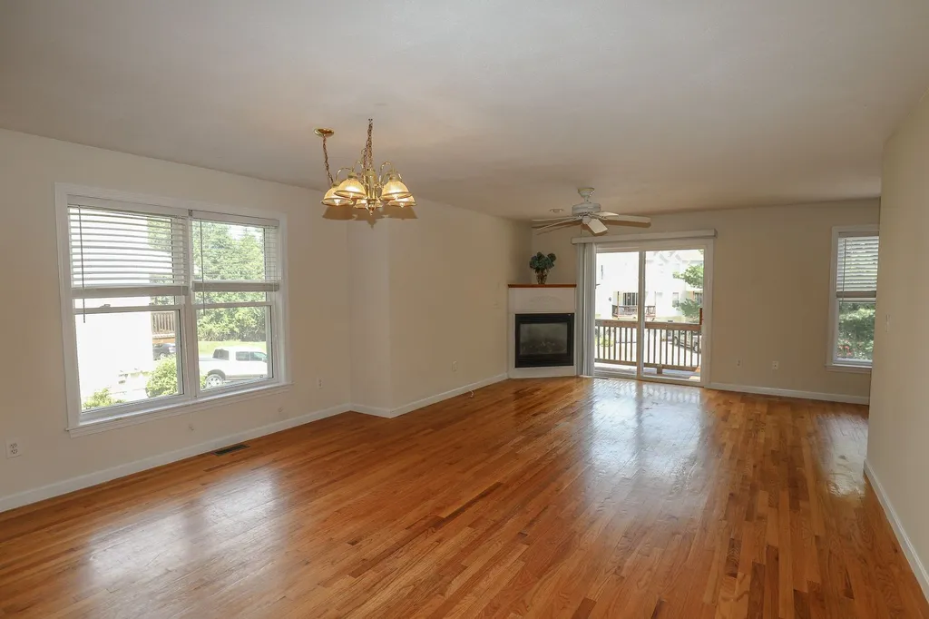 12 Chandler Lane Epping NH 03042